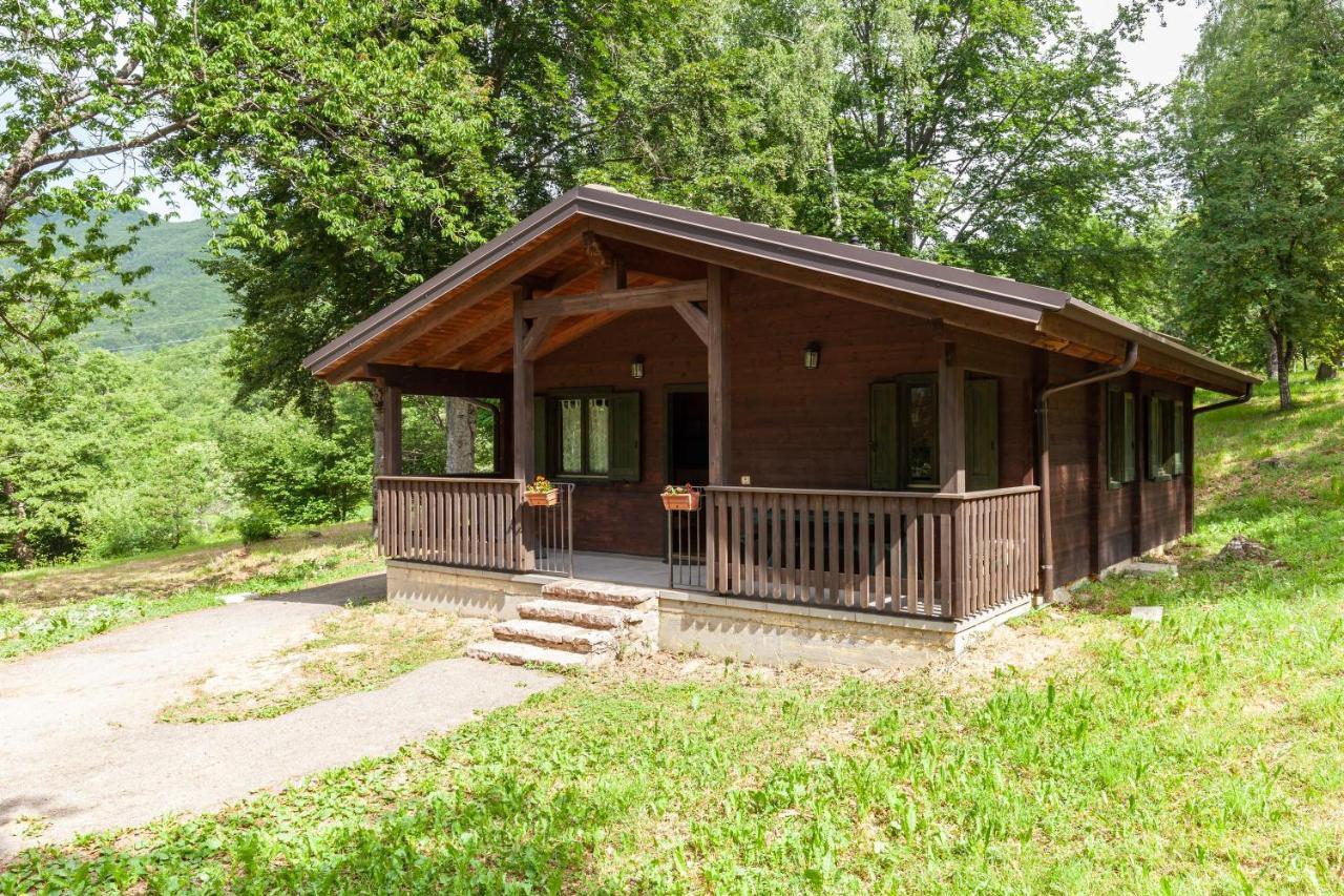 Villaggio Anemone - Chalet Anemone Capanne di Sillano Exterior photo